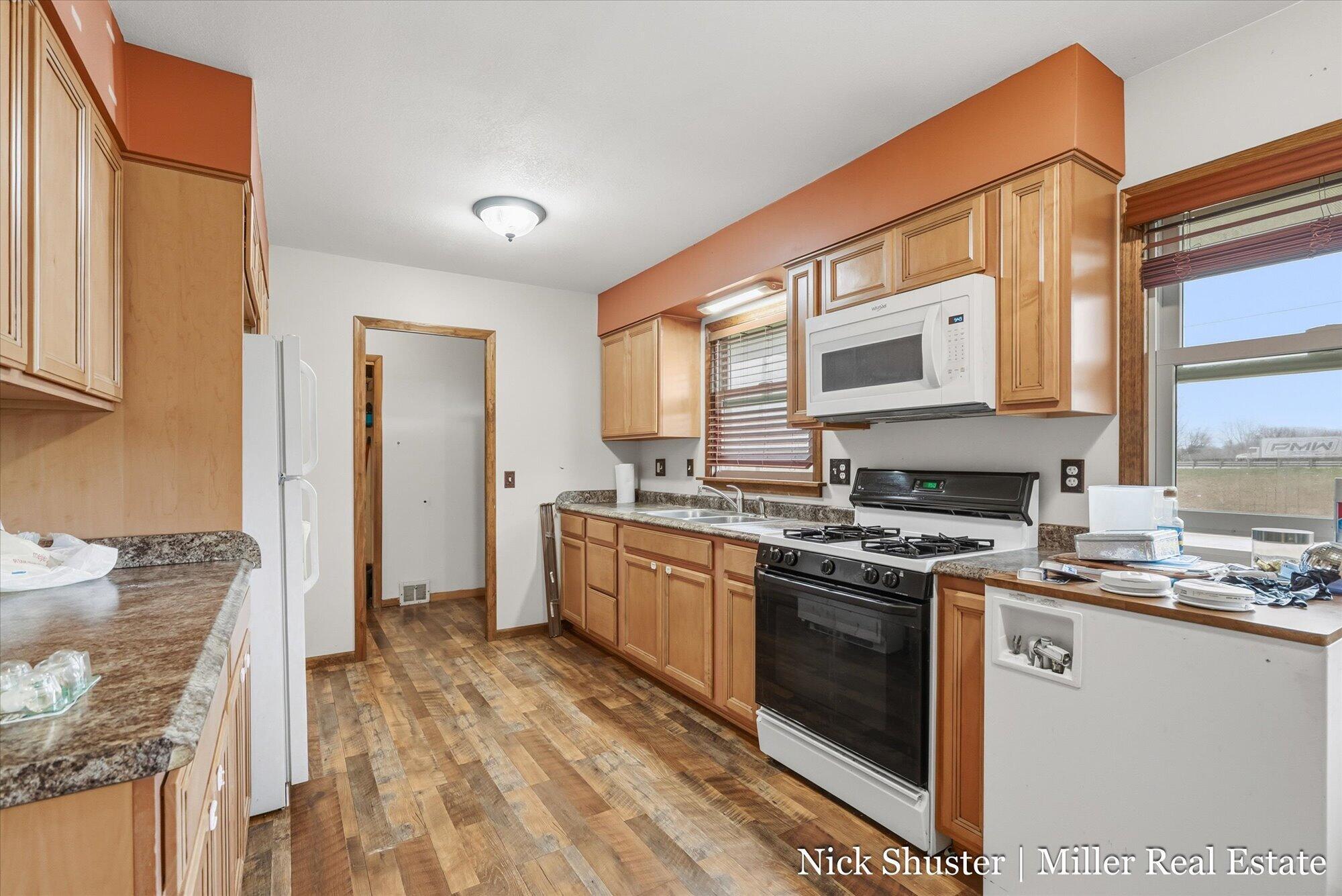 5375 Lansing Road Potterville, MI 48876 - Photo 3 of 44 10-WM5375lansing-1