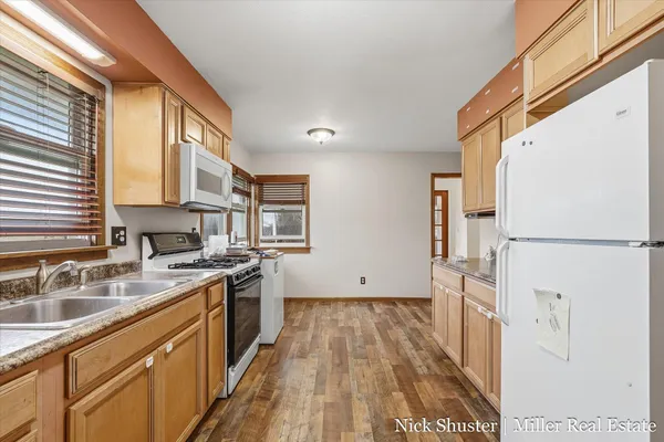 $284,900 | 5375 Lansing Road, Potterville, MI 48876