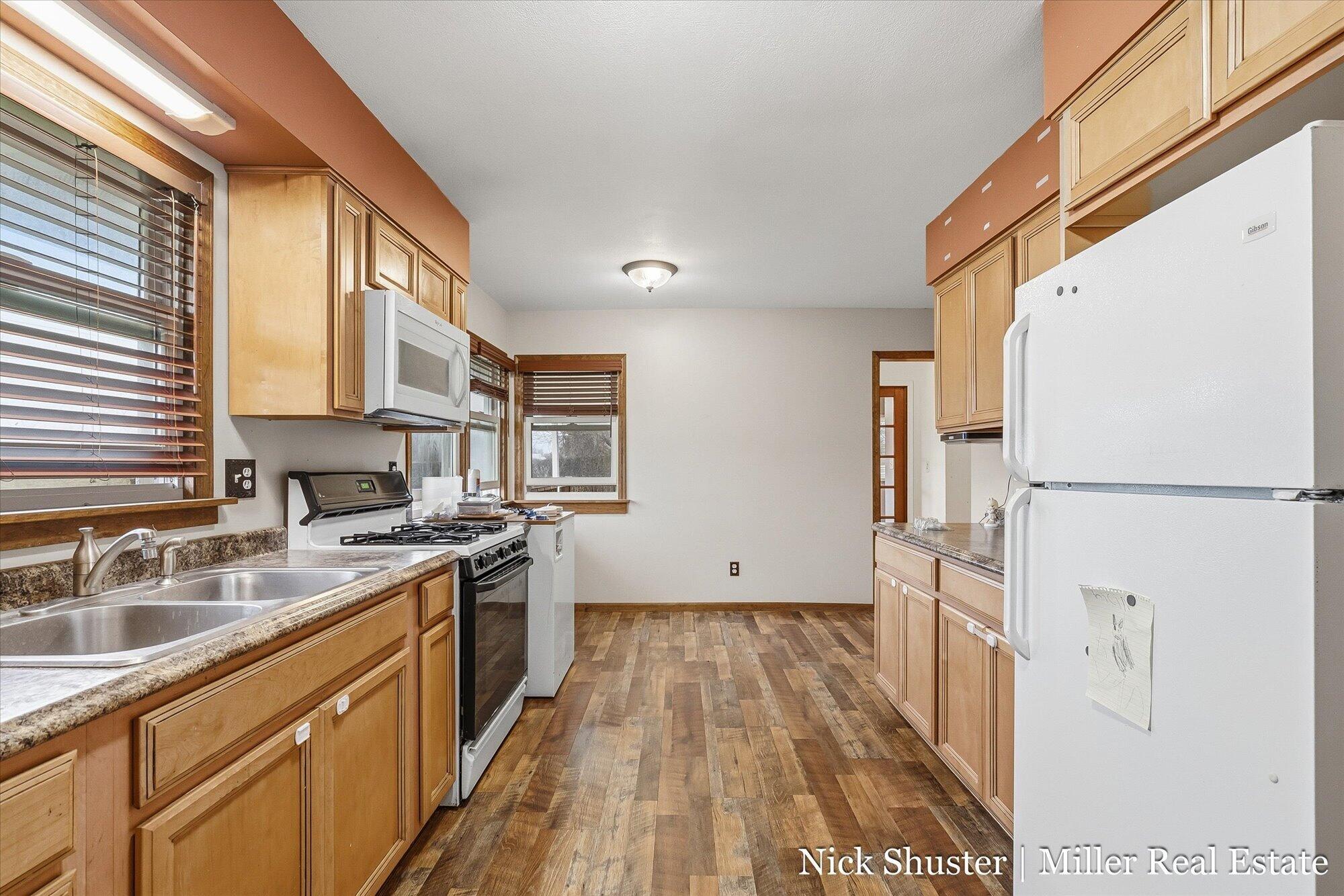 5375 Lansing Road Potterville, MI 48876 - Photo 6 of 44 13-WM5375lansing-3