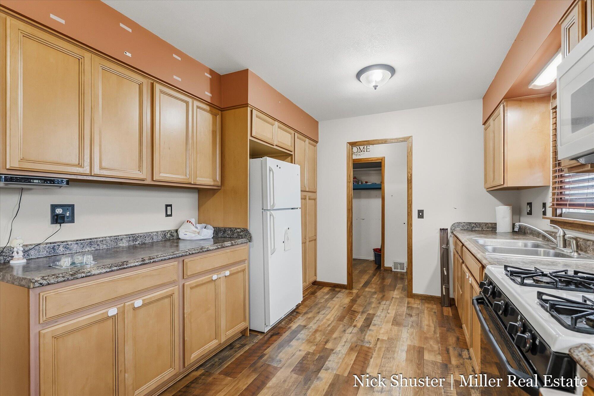 5375 Lansing Road Potterville, MI 48876 - Photo 6 of 46 12-WM5375lansing-2