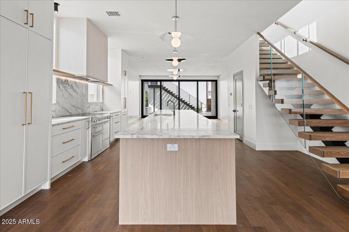 6918 East 2nd Street Scottsdale, AZ 85251 - Photo 3 of 38 06-6918 E 2nd St 06