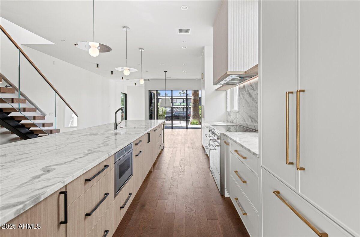 6918 East 2nd Street Scottsdale, AZ 85251 - Photo 6 of 38 09-6918 E 2nd St 09