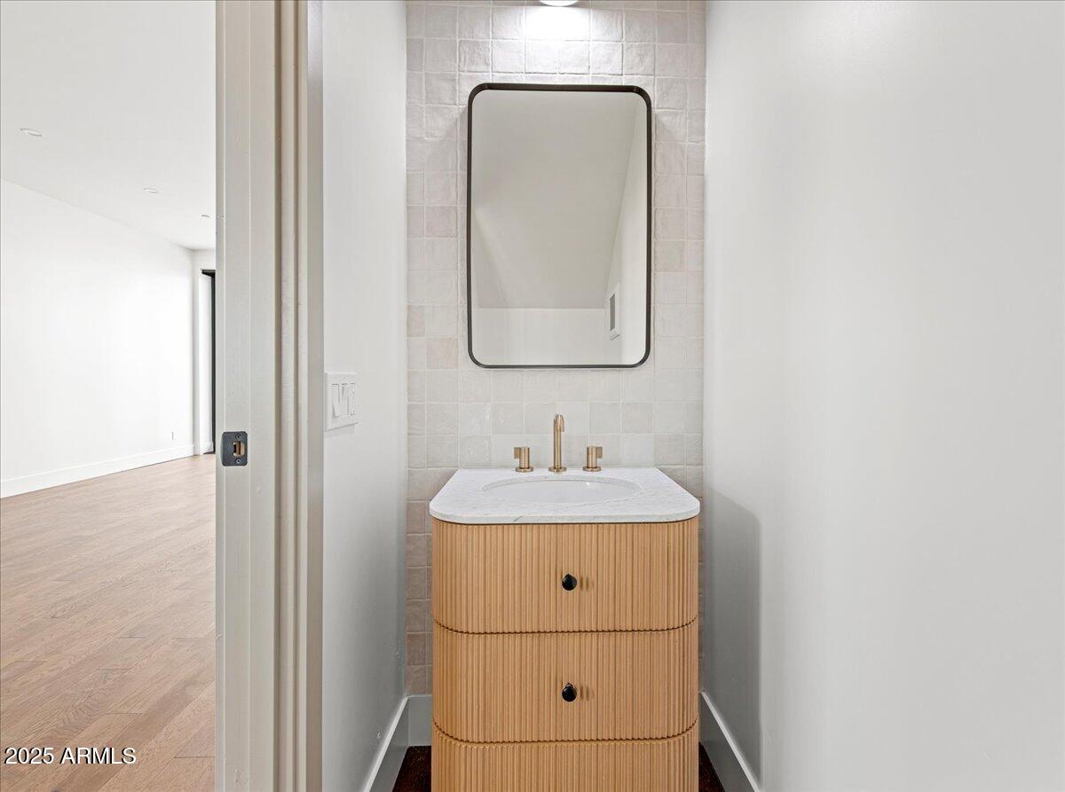 6918 East 2nd Street Scottsdale, AZ 85251 - Photo 9 of 38 12-6918 E 2nd St 12