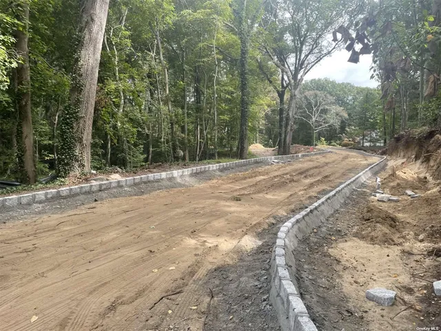 $2,950,000 | 43-lot B Laurel Lane, Locust Valley, NY 11560