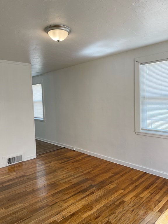 80-82 Fernwold Street Springfield, MA 01104 - Photo 5 of 42 Gallery Image 5