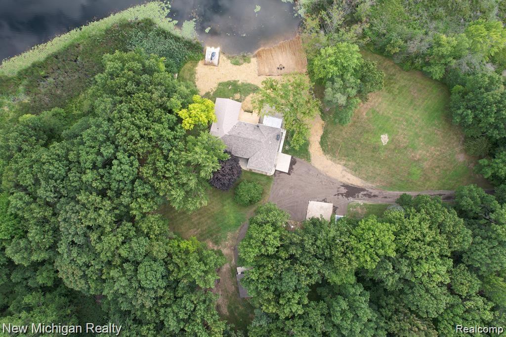 1089 South Holly Road Fenton, MI 48430 - Photo 3 of 25