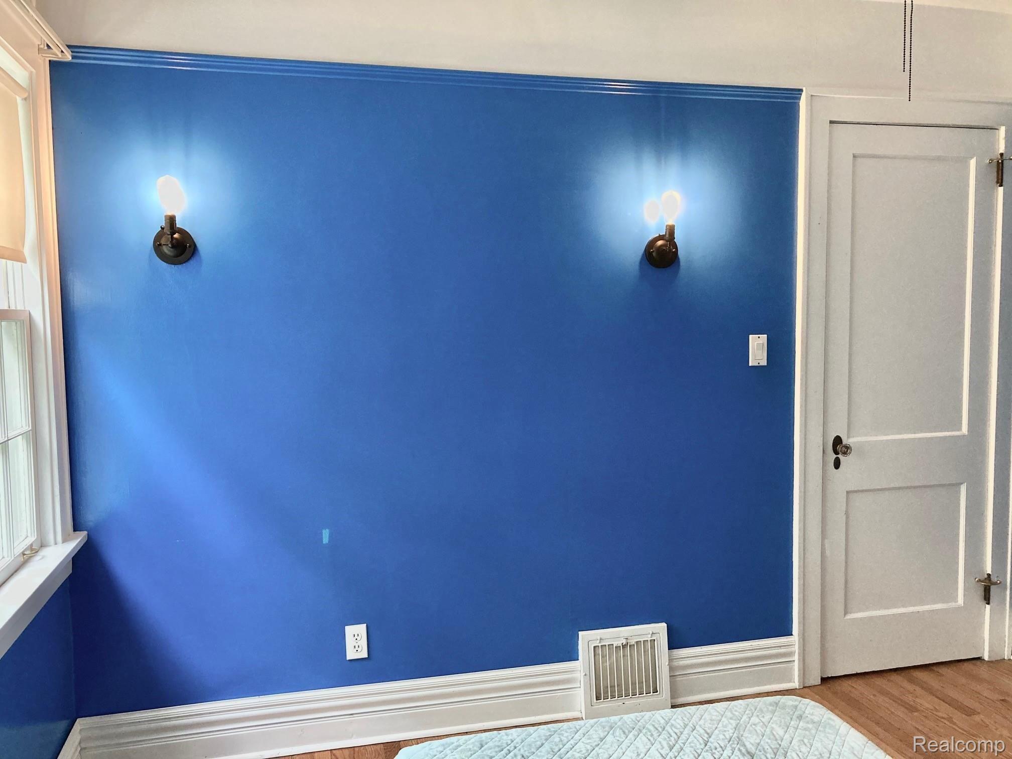 4493 Lapeer Road Burton, MI 48509 - Photo 17 of 39 17.jpg