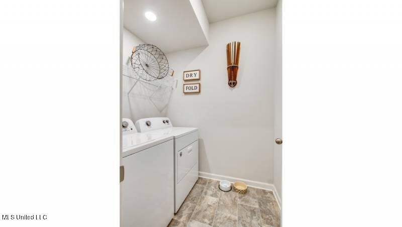 2213 Hyacinth Lane Hernando, MS 38632 - Photo 18 of 22 Salem Laundry Room