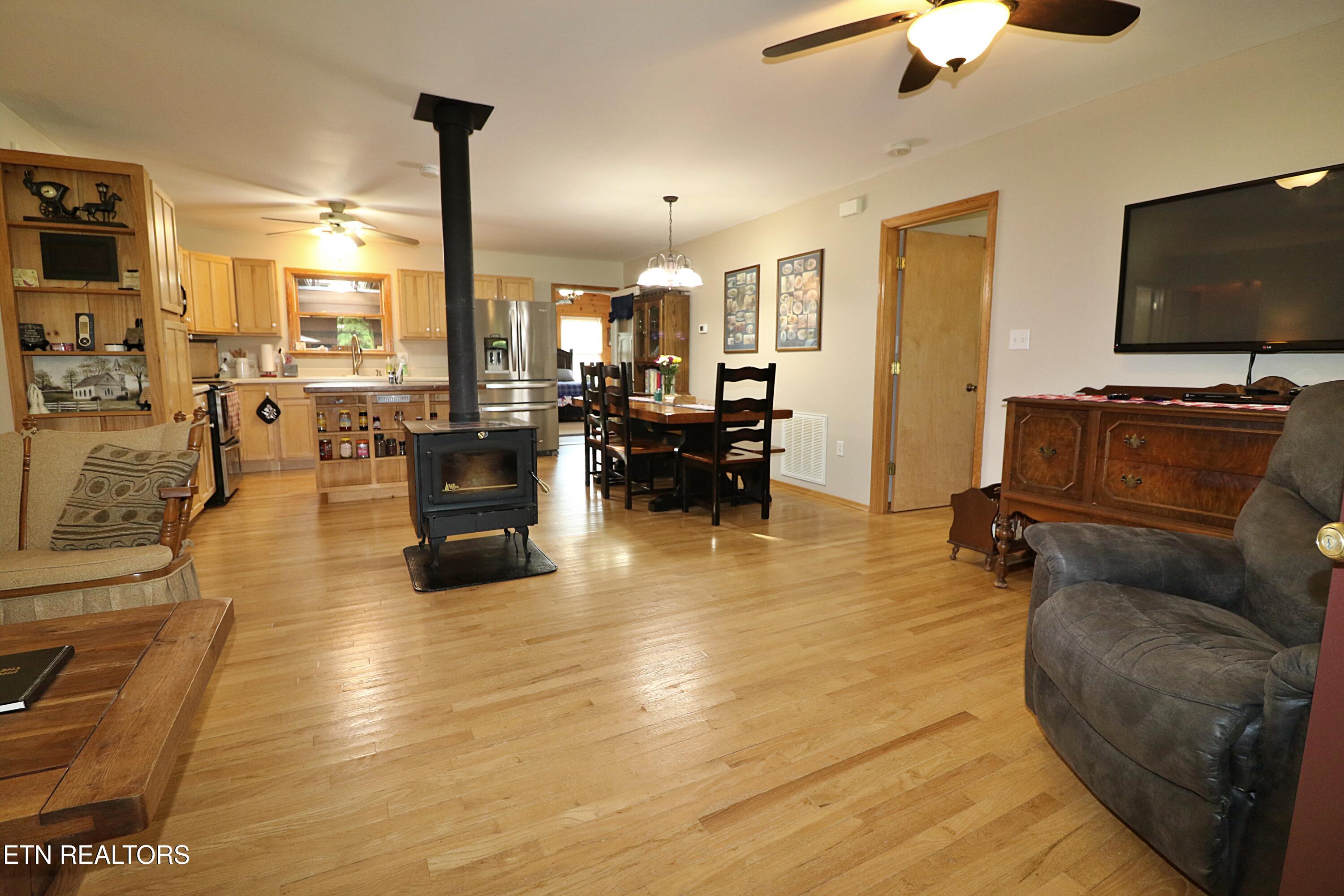 2171 Pine Hill Road Winfield, TN 37892 - Photo 9 of 60 094A3704
