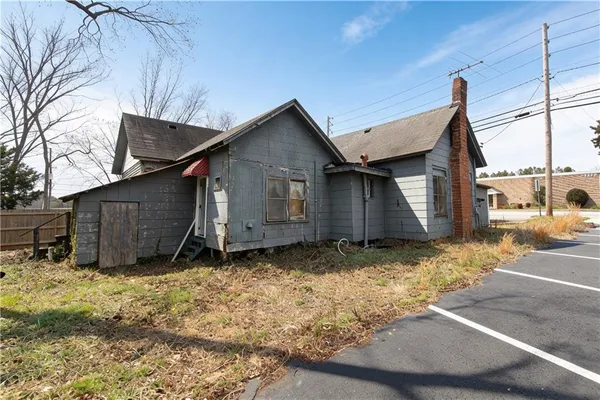 a view of a house with street
