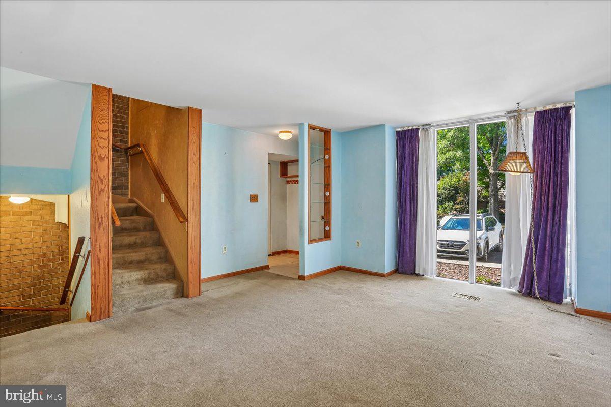 8174 Inverness Ridge Road Potomac, MD 20854 - Photo 2 of 29