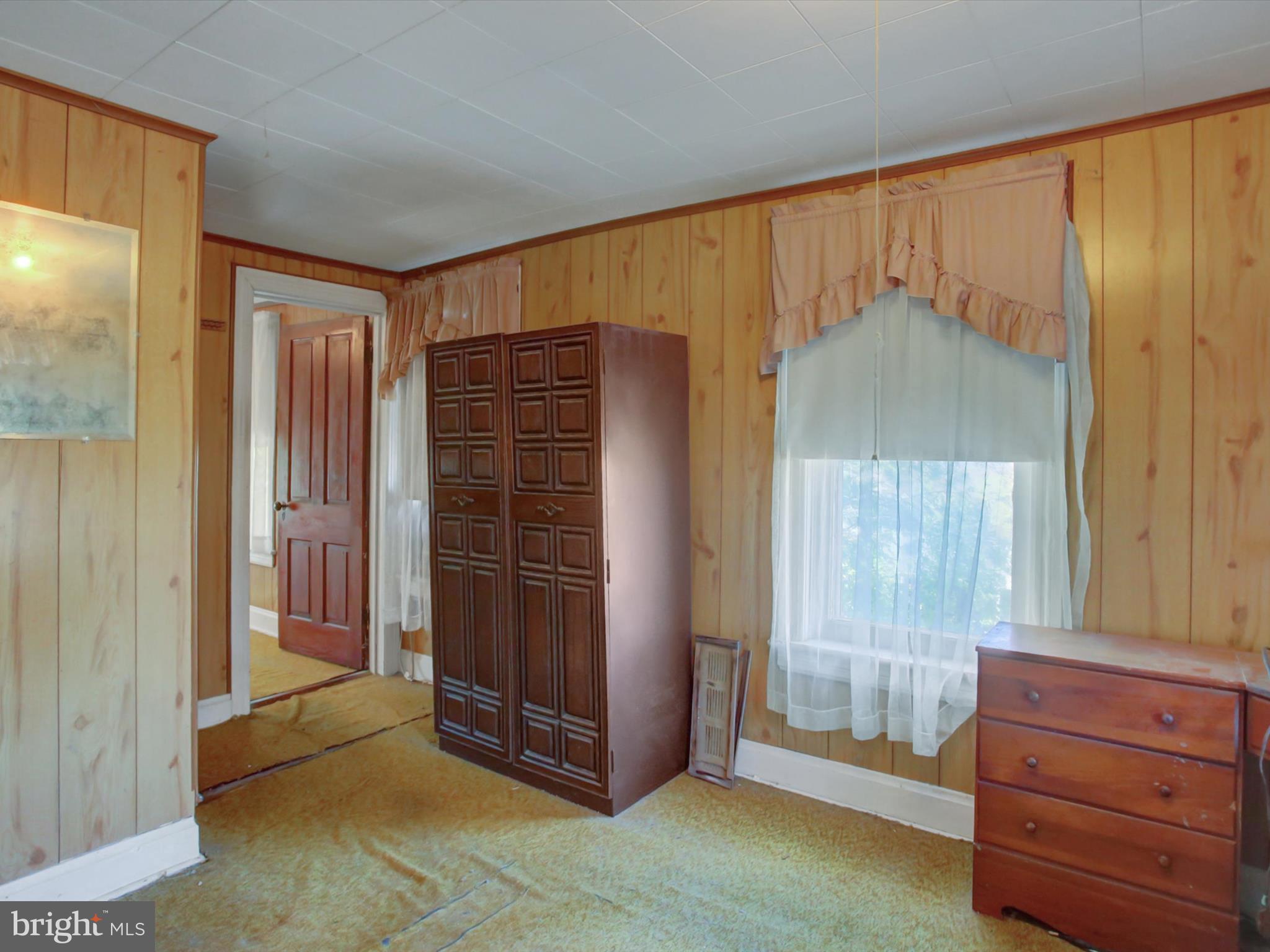 13740 Lower Edgemont Road Waynesboro, PA 17268 - Photo 19 of 34 a view of an entryway with wooden door