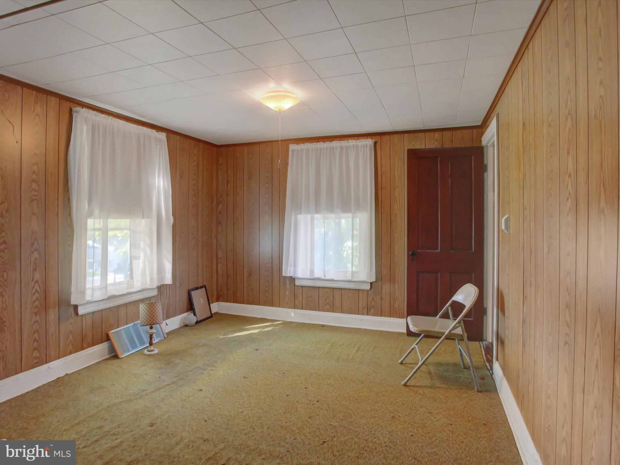 13740 Lower Edgemont Road Waynesboro, PA 17268 - Photo 22 of 34 a view of an empty room with a window