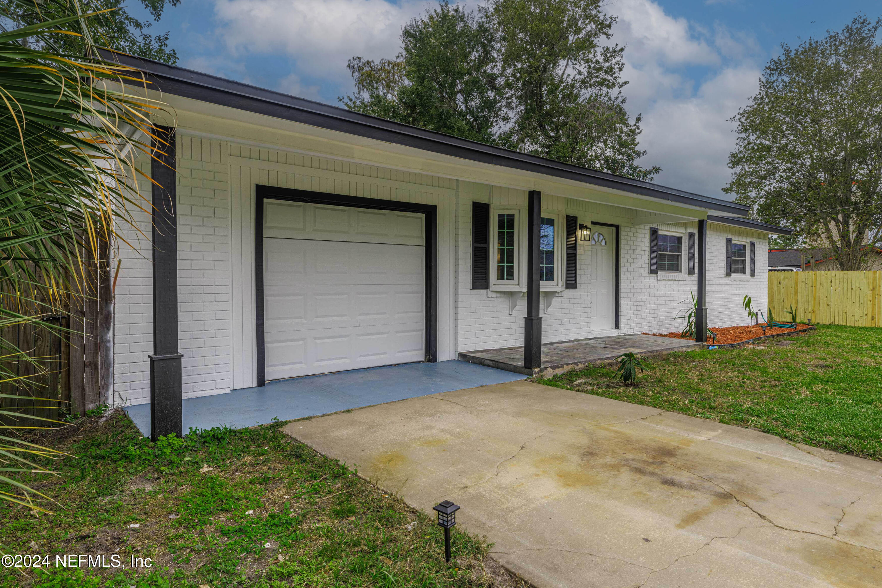 3032 Delor Drive Jacksonville, FL 32223 - Photo 4 of 25 28