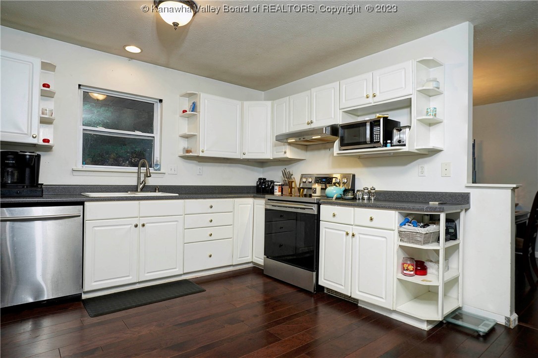 413 Rambling Hills Road Elkview, WV 25071 - Photo 6 of 18 Gallery Image 6