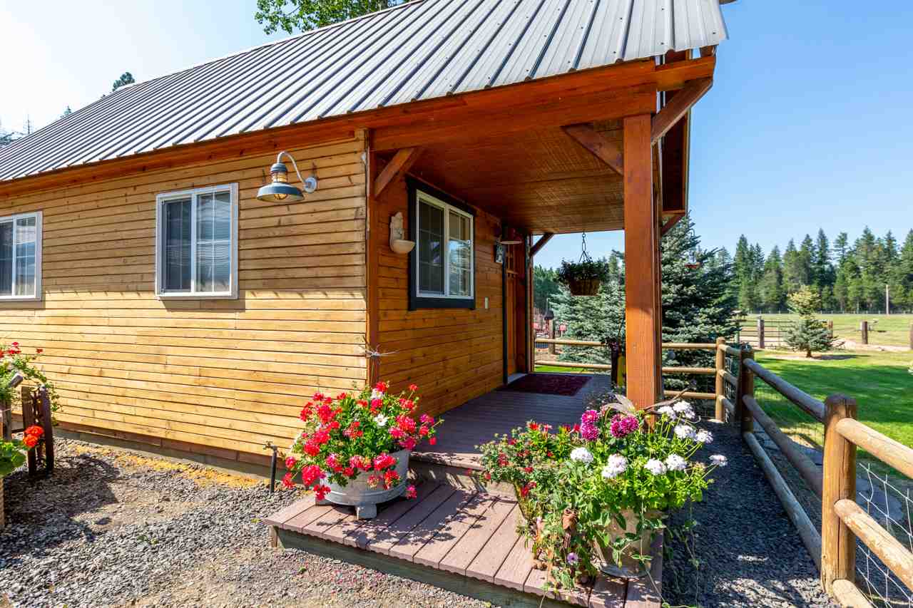 12406 East Blanchard Road Elk, WA 99009 - Photo 13 of 35