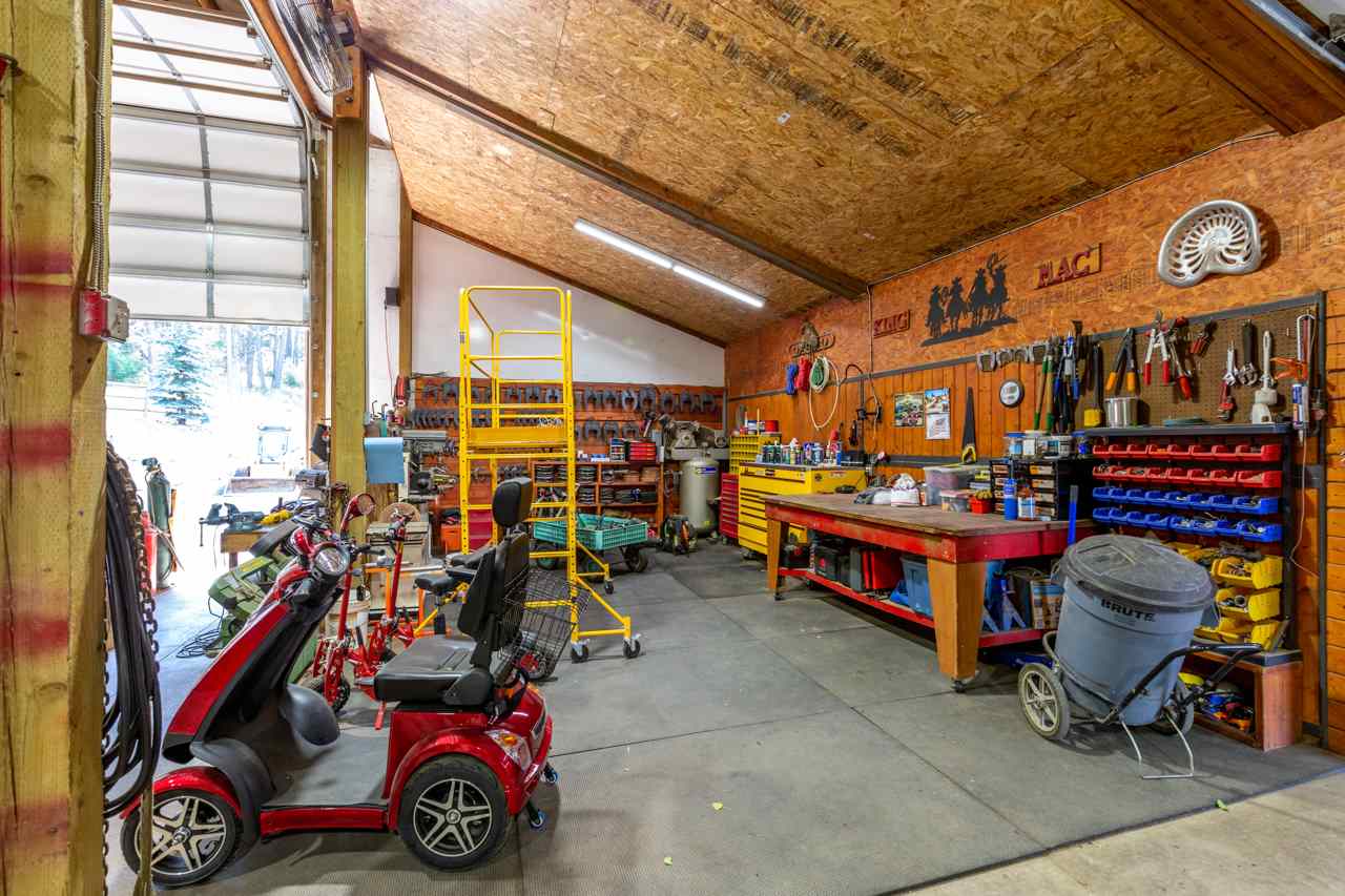 12406 East Blanchard Road Elk, WA 99009 - Photo 25 of 35