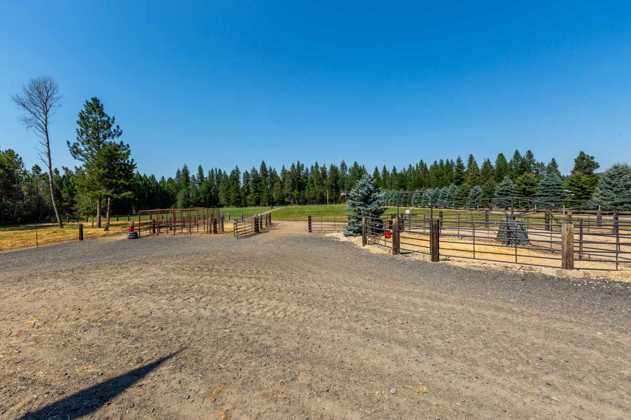 12406 East Blanchard Road Elk, WA 99009 - Photo 29 of 35