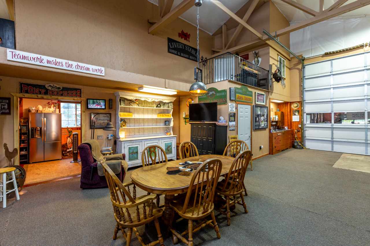 12406 East Blanchard Road Elk, WA 99009 - Photo 5 of 35