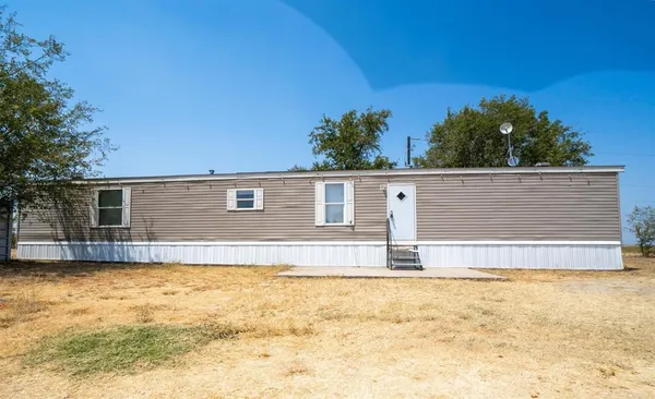 $1,450 | 11621 Annandale Road, Crowley, TX 76036