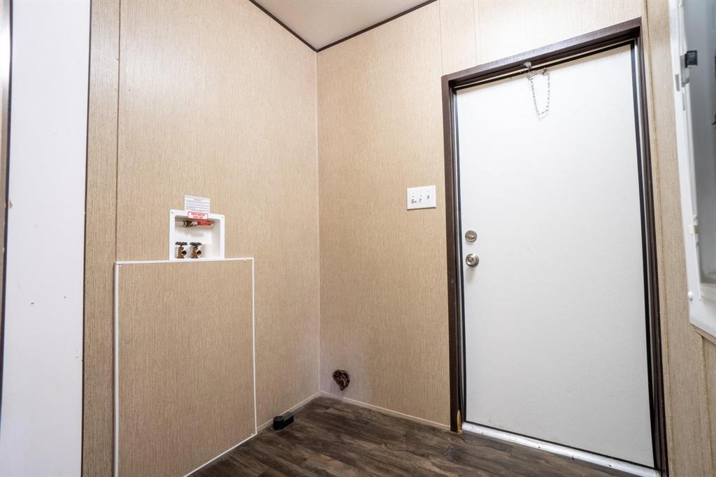 11621 Annandale Road Crowley, TX 76036 - Photo 7 of 15