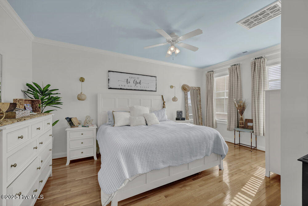 233 Silver Sloop Way Carolina Beach, NC 28428 - Photo 3 of 33 020_img_4638_751