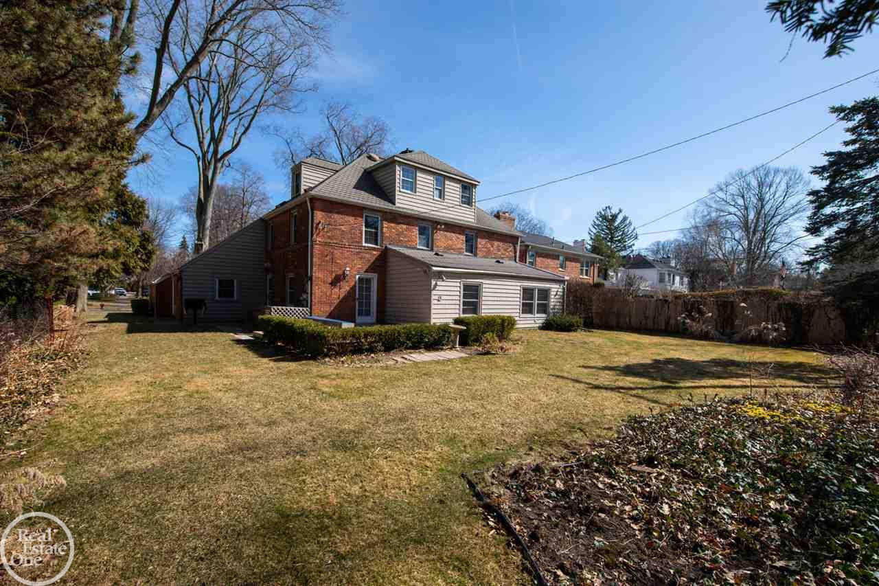 315 Touraine Road Grosse Pointe, MI 48236 - Photo 33 of 33 50037055-32.JPG