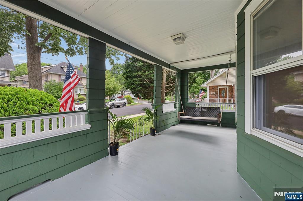 42 Walnut Street Rutherford, NJ 07070 - Photo 4 of 39