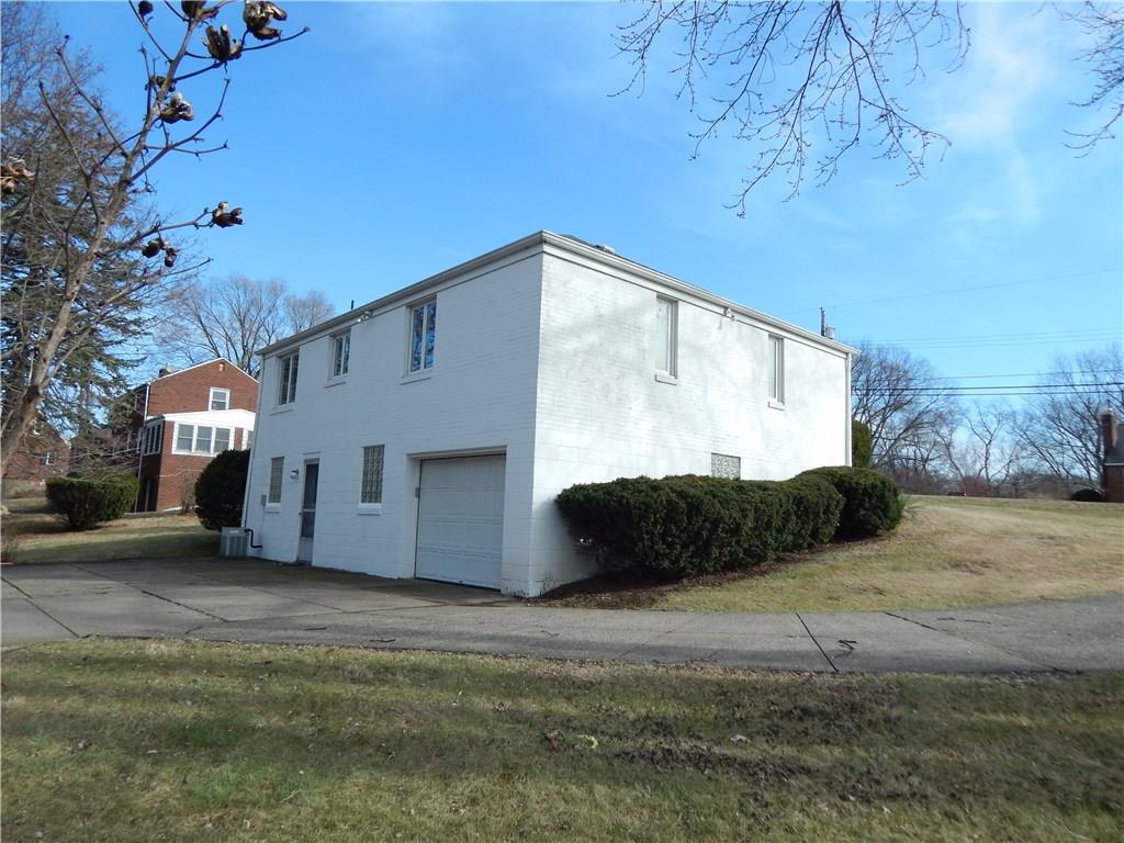 2009 Mohawk Road Upper St. Clair, PA 15241 - Photo 12 of 15