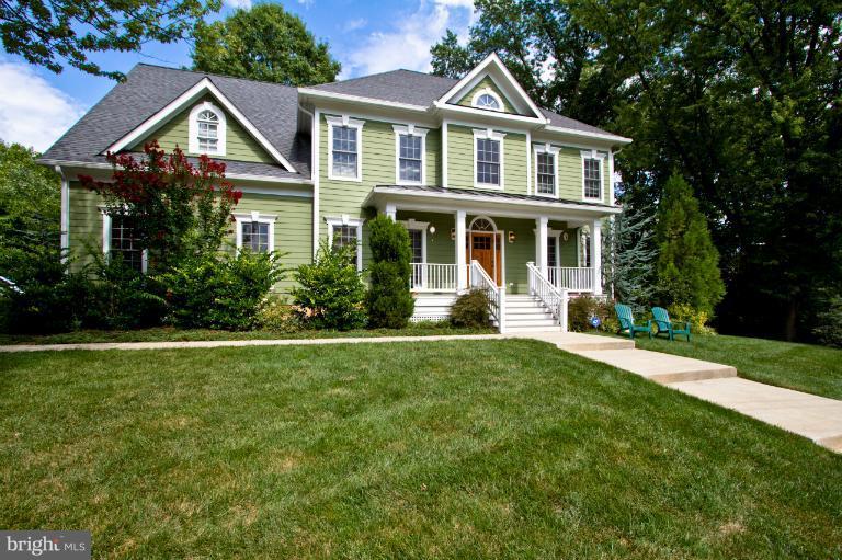 522 Kingsley Road Southwest Vienna, VA 22180 - Photo 1 of 30 Exterior (Front)