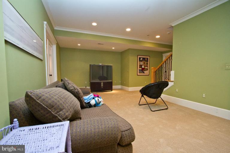 522 Kingsley Road Southwest Vienna, VA 22180 - Photo 20 of 30 Basement