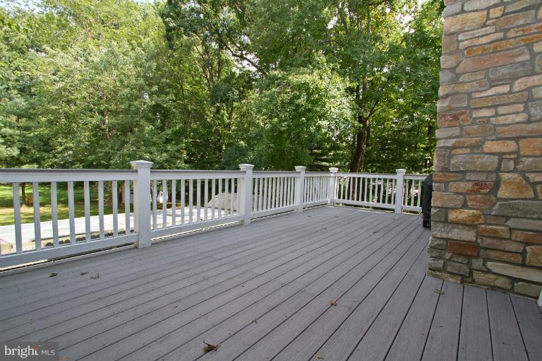 522 Kingsley Road Southwest Vienna, VA 22180 - Photo 29 of 30 Exterior (Rear)