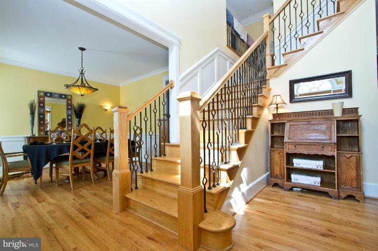 522 Kingsley Road Southwest Vienna, VA 22180 - Photo 10 of 30 Interior (General)