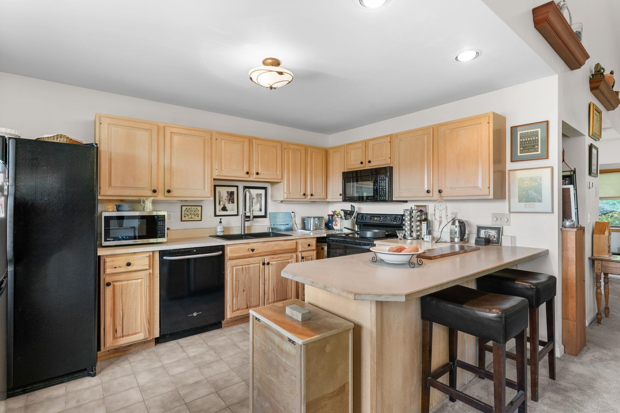 115 Bear Run Road, Unit 20 Bolton, VT 05477 - Photo 3 of 39