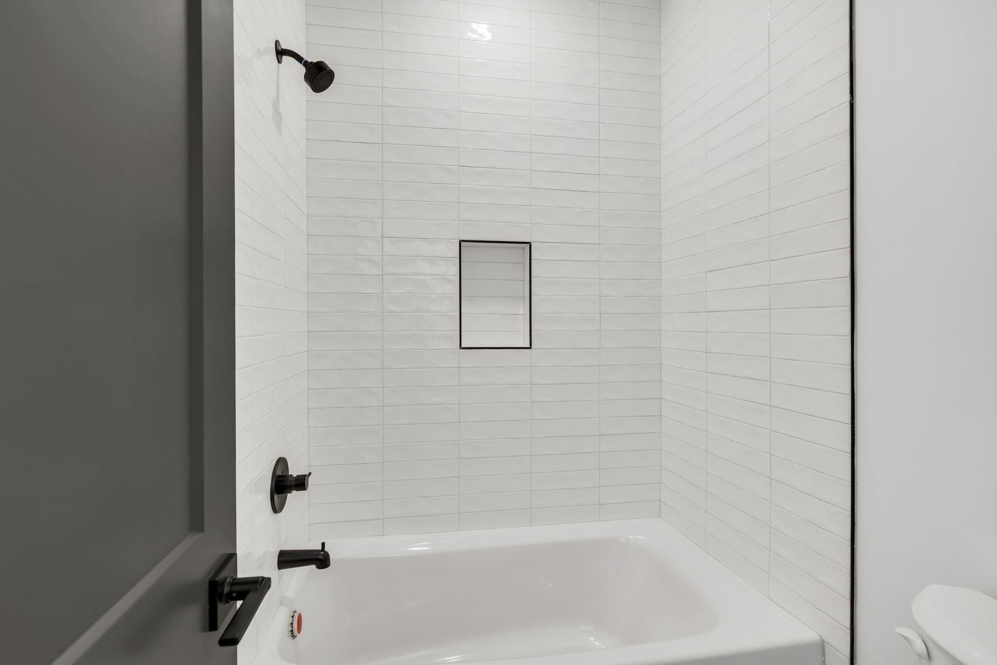 1607 Martha Washington Way Murfreesboro, TN 37130 - Photo 36 of 43 a bathroom with a bathtub