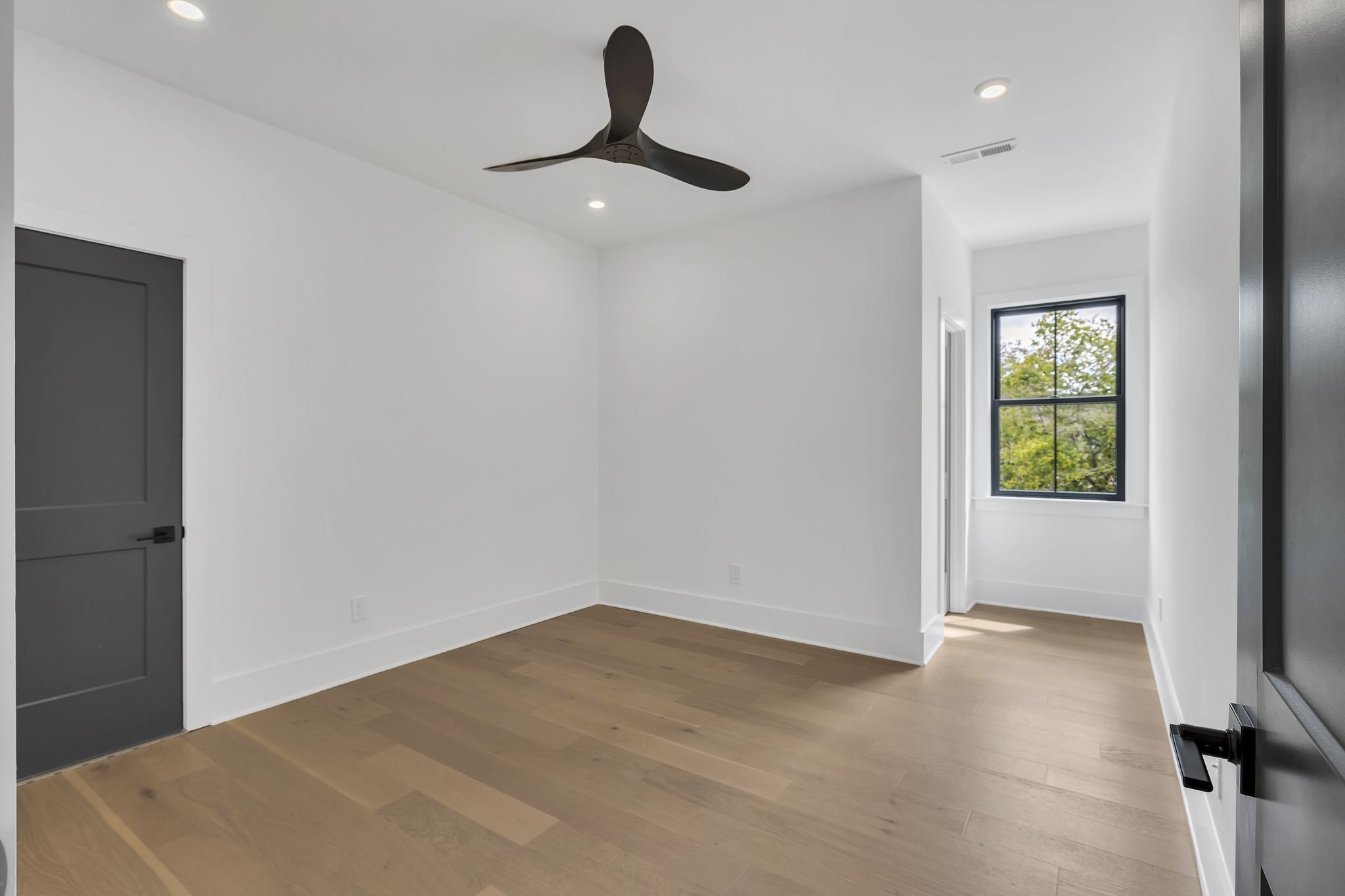 1607 Martha Washington Way Murfreesboro, TN 37130 - Photo 37 of 43 a view of a livingroom with a window