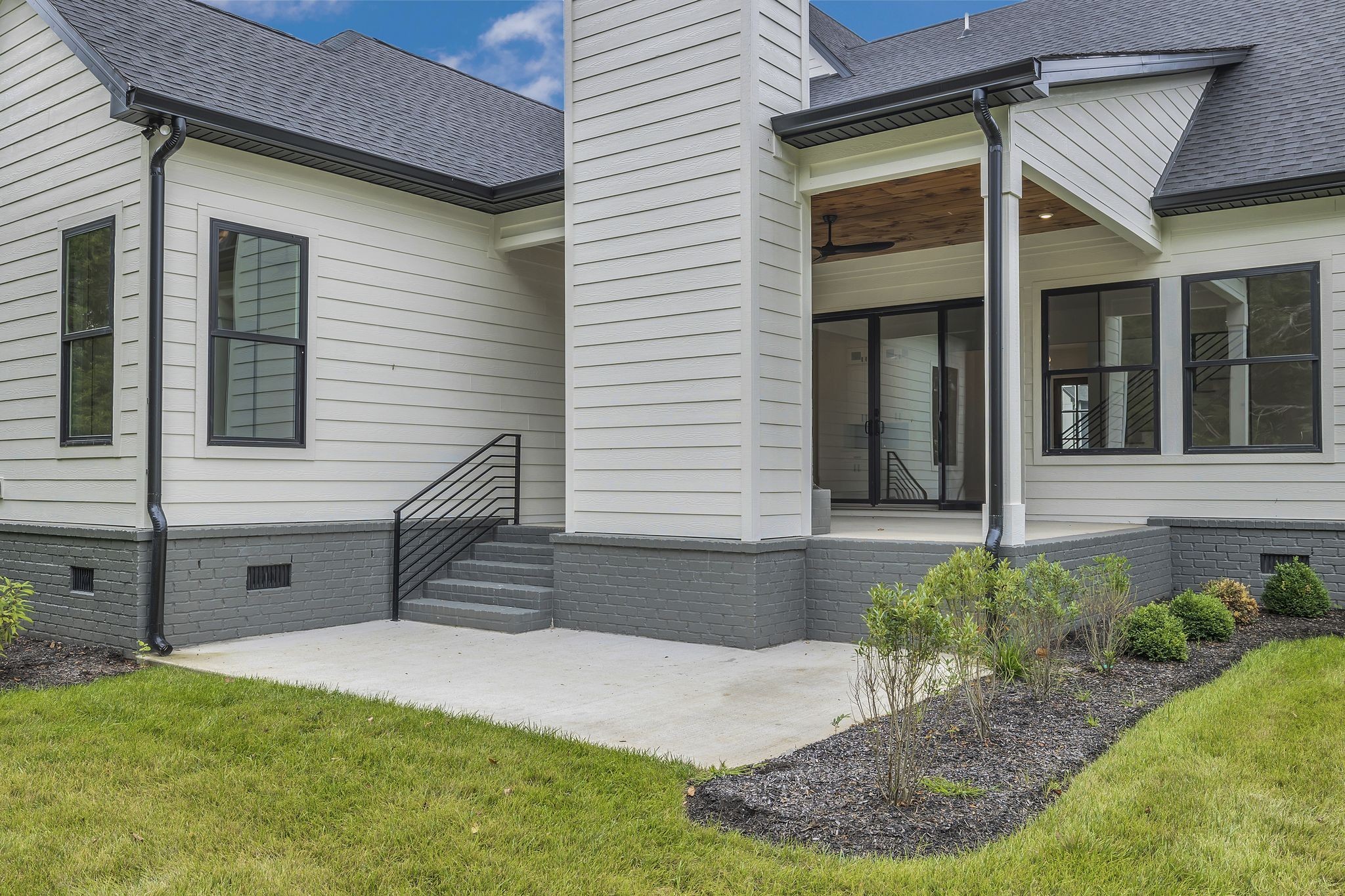 1607 Martha Washington Way Murfreesboro, TN 37130 - Photo 40 of 43 a front view of a house with garden