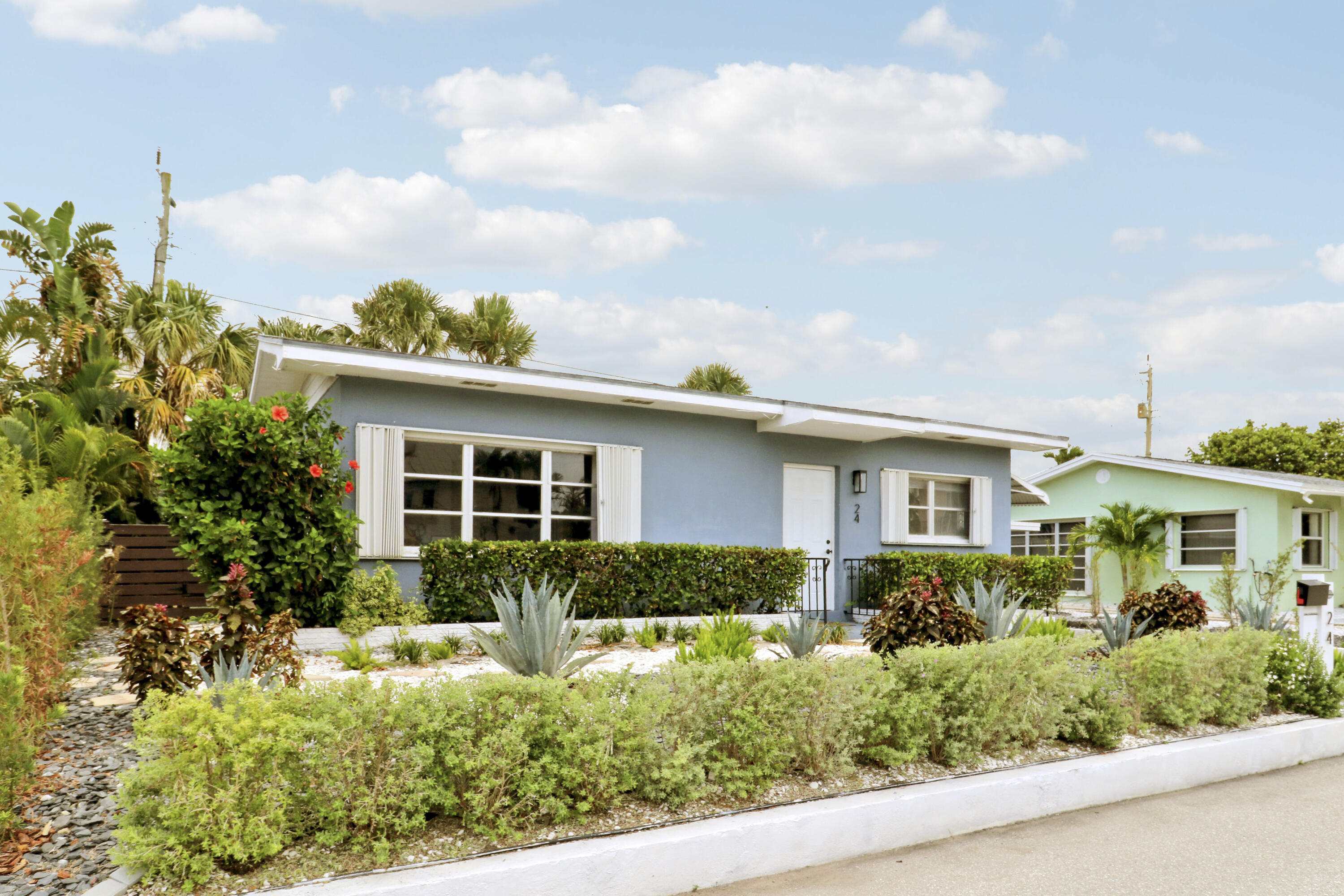 24 Douglas Drive Ocean Ridge, FL 33435 - Photo 4 of 19 FE3