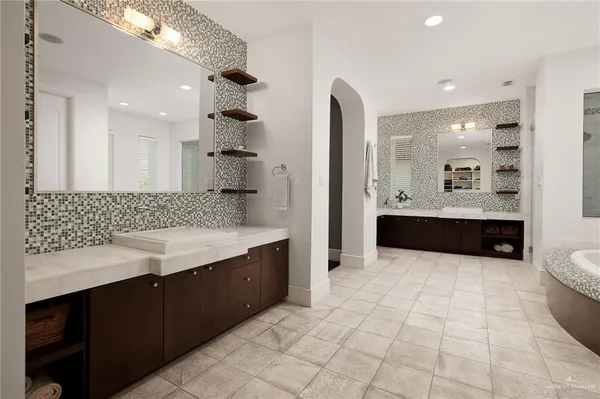 $1,800,000 | 8901 North 2nd Street, McAllen, TX 78504