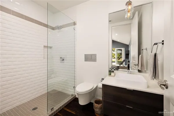 $1,800,000 | 8901 North 2nd Street, McAllen, TX 78504