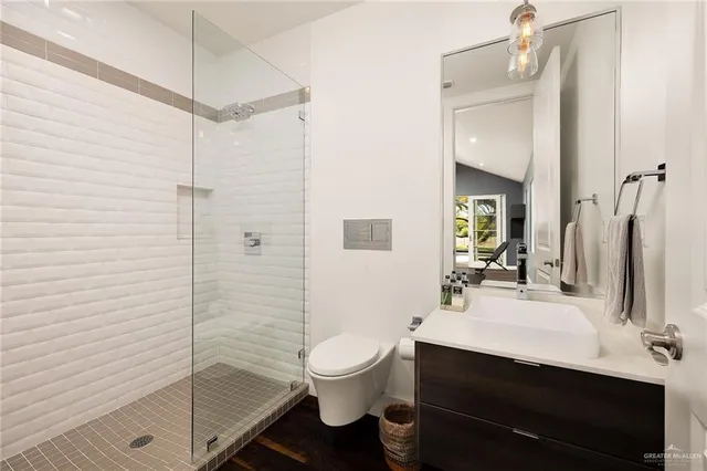 $1,980,000 | 8901 North 2nd Street, McAllen, TX 78504