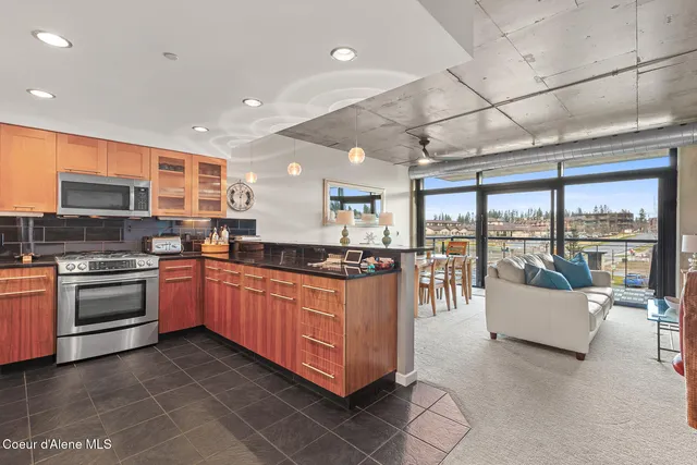 $769,000 | 1884 Bellerive Lane, Unit 313, Coeur D'Alene, ID 83814