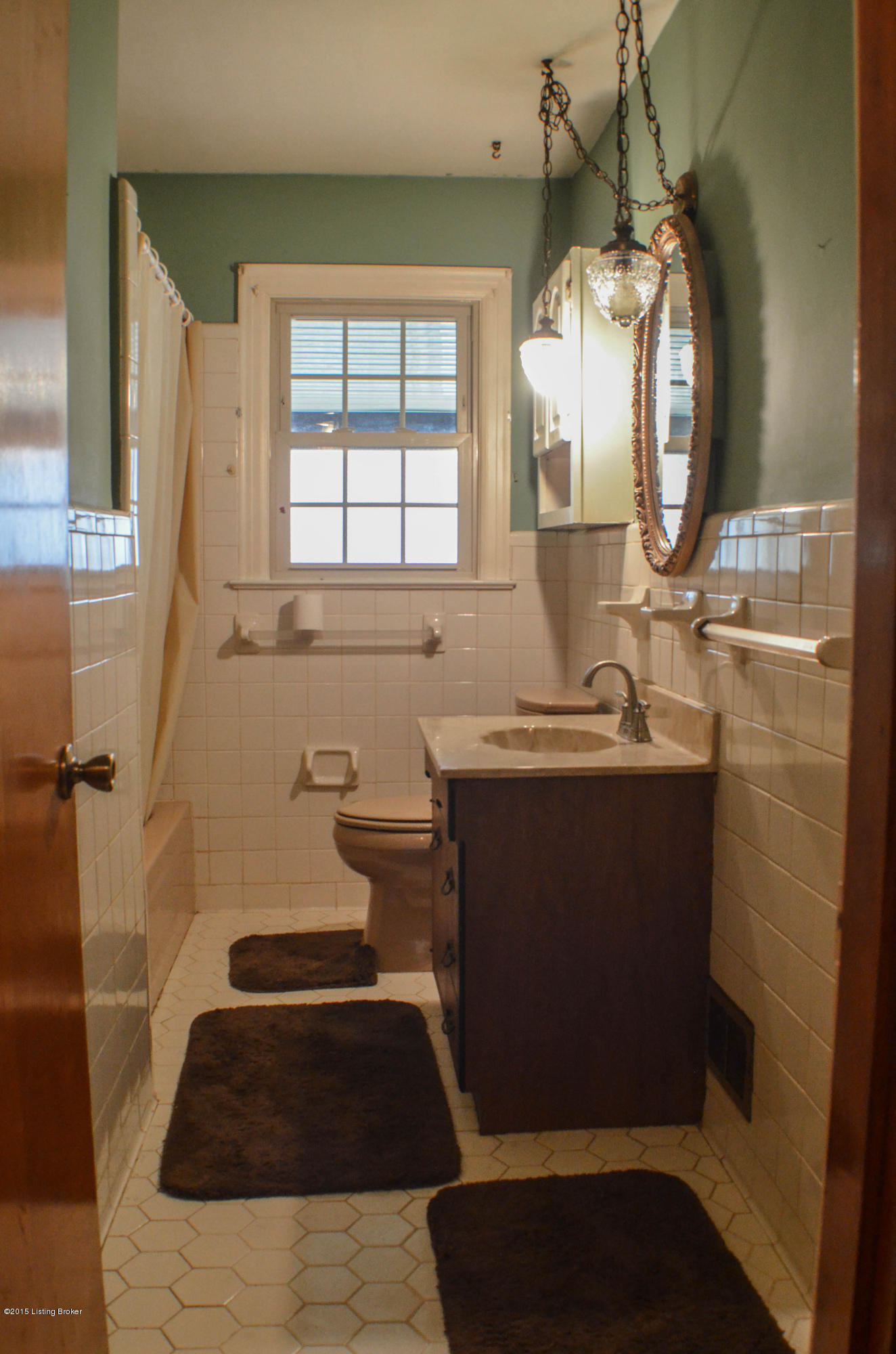 2709 Ralph Avenue Louisville, KY 40216 - Photo 9 of 21 bathroom on main