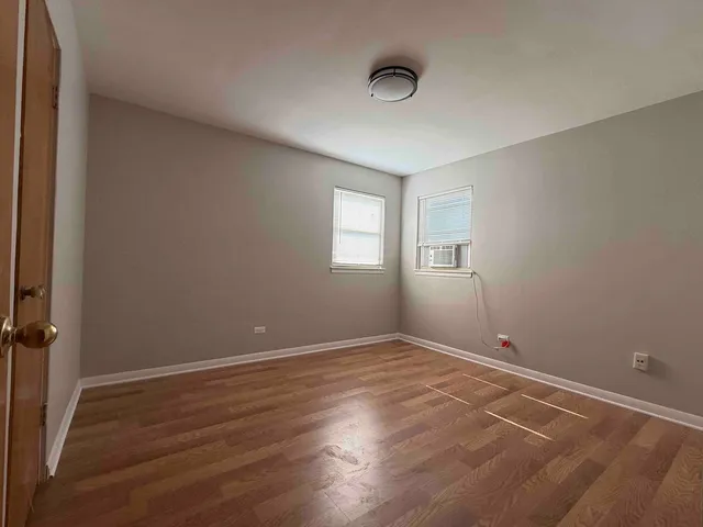 $1,295 | 7918 45th Street, Unit W1, Lyons, IL 60534