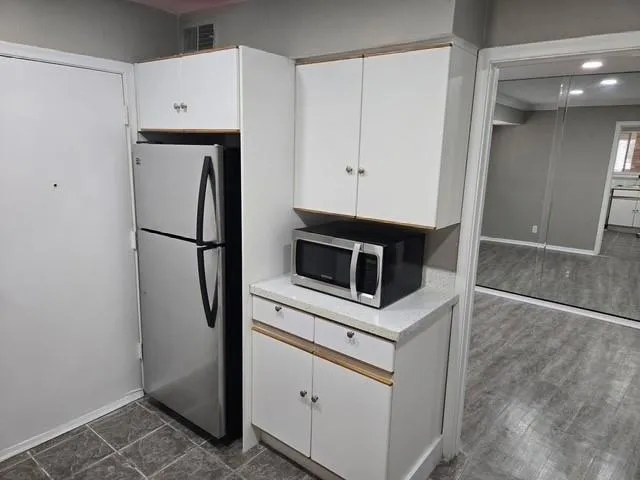 $2,050 | 7812 Royal Lane, Unit 210, Dallas, TX 75230