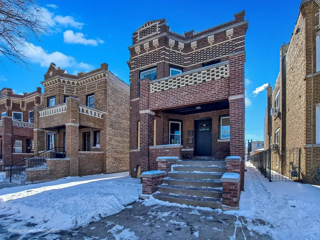 $539,000 | 4941 West Iowa Street, Chicago, IL 60651