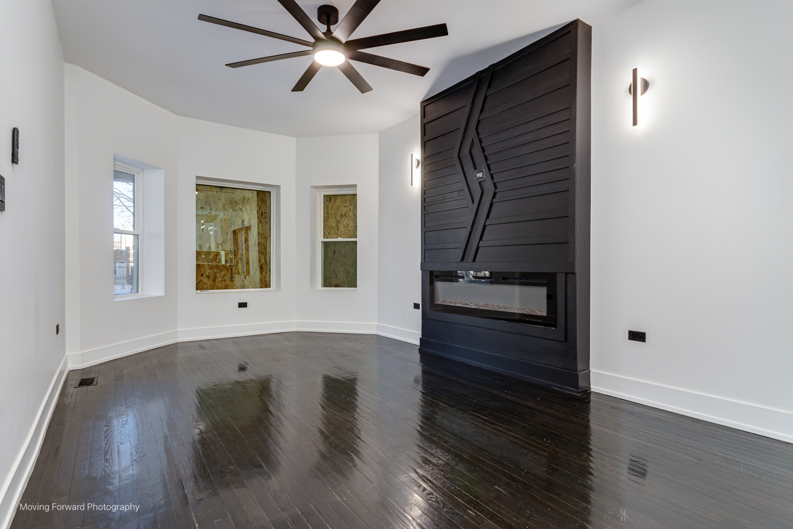 4941 West Iowa Street Chicago, IL 60651 - Photo 5 of 44 a view of an entryway with wooden floor