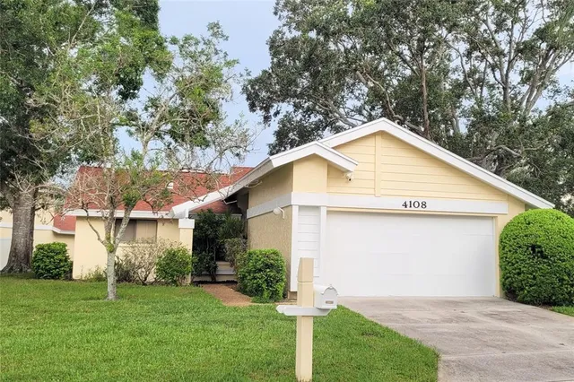 $189,900 | 4108 Carriage Way, Unit 6, Sarasota, FL 34241