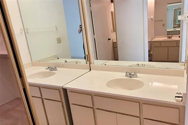 $189,900 | 4108 Carriage Way, Unit 6, Sarasota, FL 34241