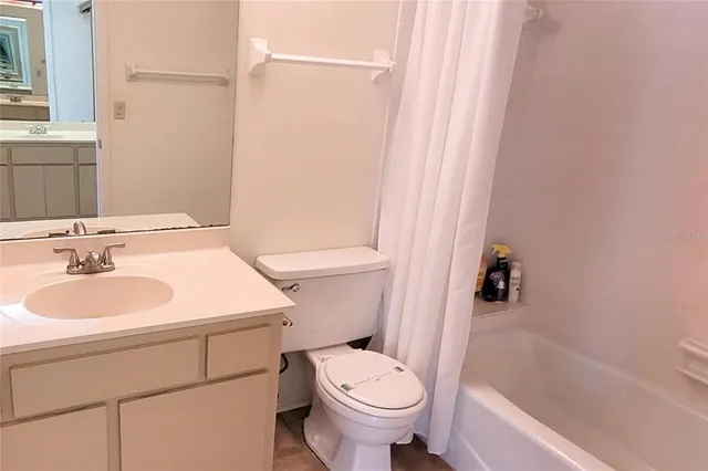 $189,900 | 4108 Carriage Way, Unit 6, Sarasota, FL 34241